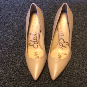San Edelman nude heels pointed toe